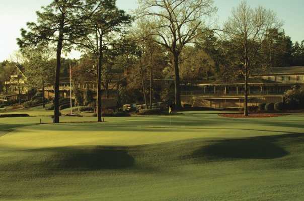 A view of green #18 at Pine Needles Lodge & Golf Club.