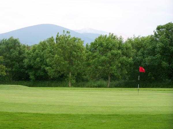 A view of green #13 at Caernarfon Golf Club