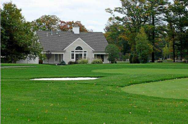 A view of the 2nd green at Weathervane Golf Club