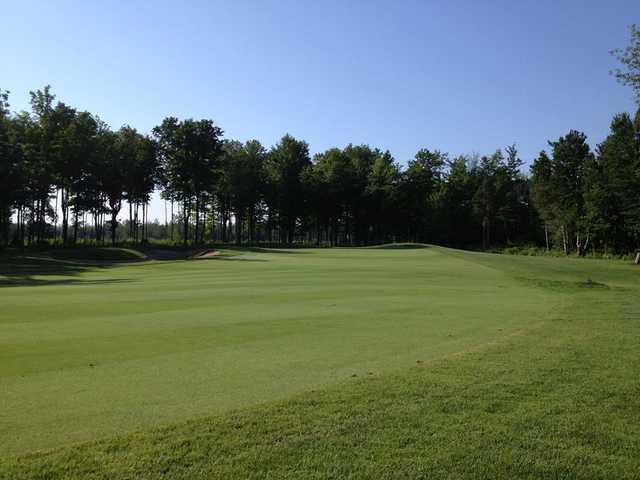 A view from the right side of a fairway at eQuinelle Golf Club