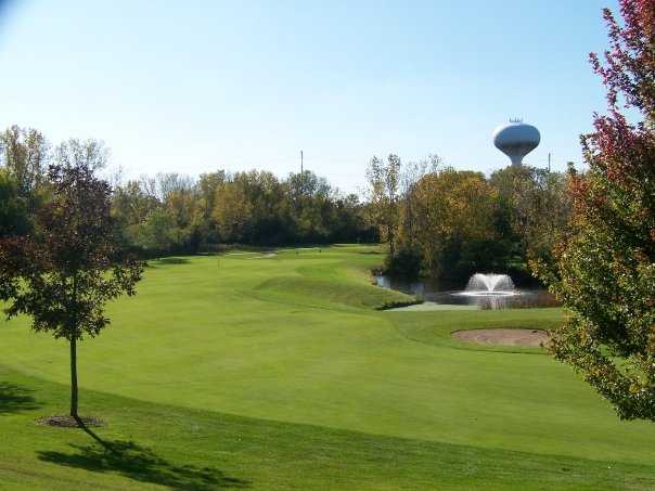 A view of fairway #18 at Lake Bluff Golf Club