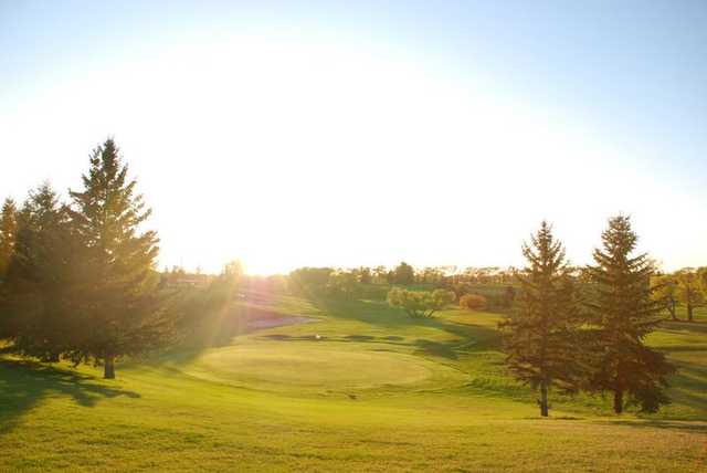 A sunny day view from Raymond Golf Course