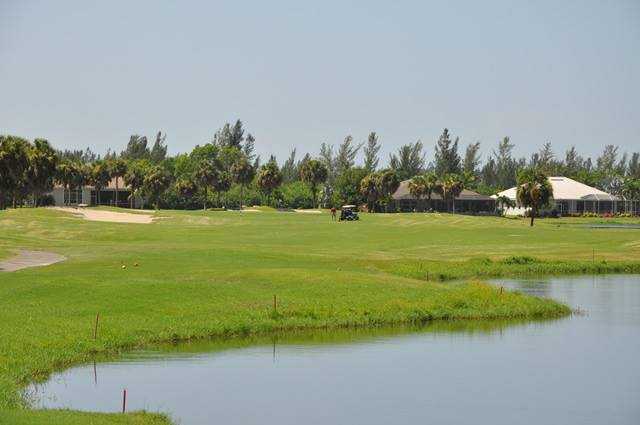 A view of the 2nd fairway at Queen from Cape Royal Golf Club