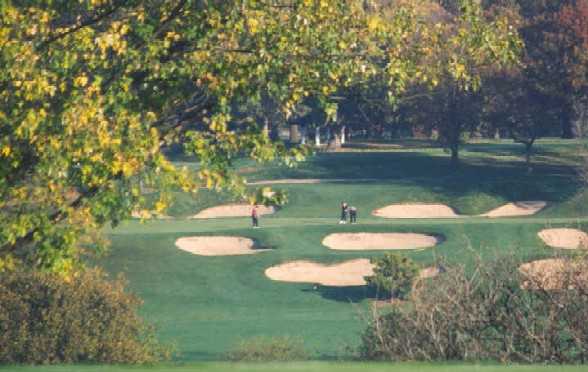 A view of the 4th hole protected by tricky bunkers at Big Run Golf Club