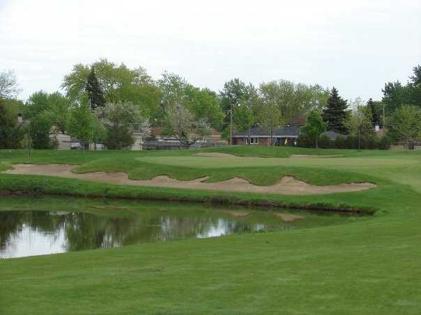 A view of the 5th green a Addison Links & Tees