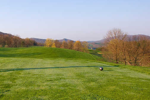 A view from a tee at Highlands Golf Club from Fisher Mountain