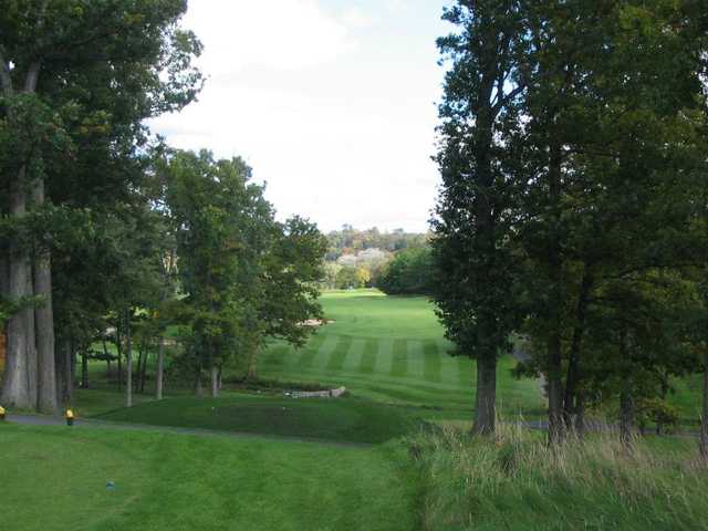 A view from a tee at Paris Grand Golf Course