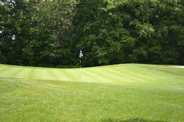 A view of the 2nd green at Clearbrook Golf Club