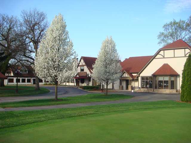 A spring view from Lincolnshire Country Club