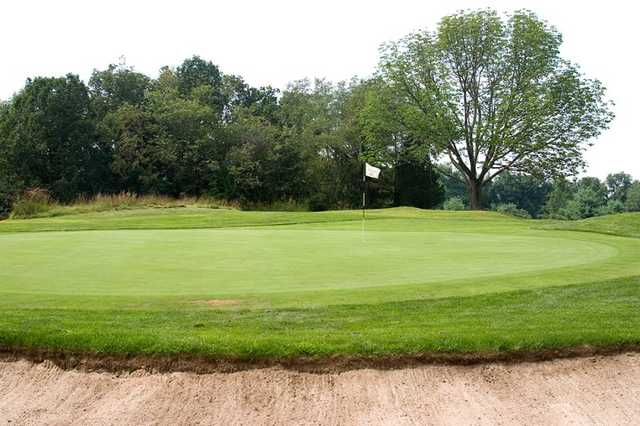 A view of the 8th green at Pehquenakonck Country Club