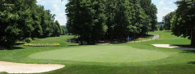 A view of green #17 at Oakmont Green Golf Club