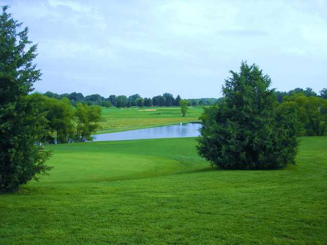 A view of the 18th green at Wetlands Golf Club