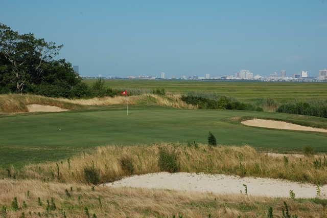 A view of the 4th green at Atlantic City Country Club