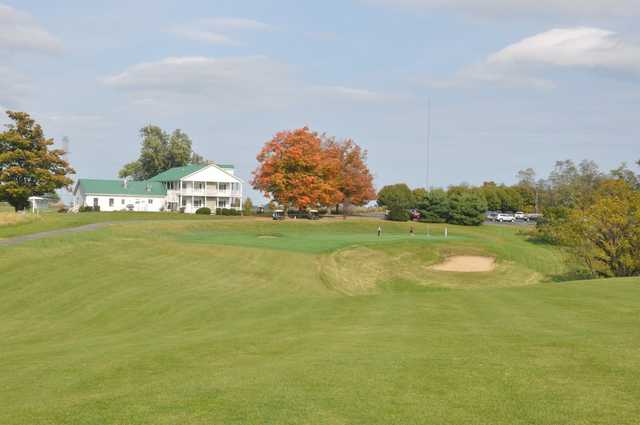 A view of the 18th green at Peninsula Golf Resort