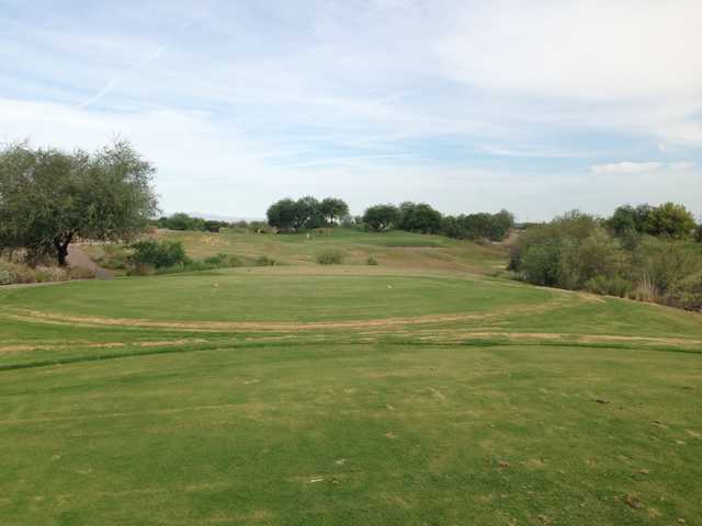 A view from a tee at Aguila Golf Course (Swingbyswing)