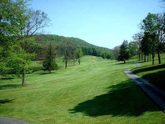 A view of a fairway at Oakland Golf Club