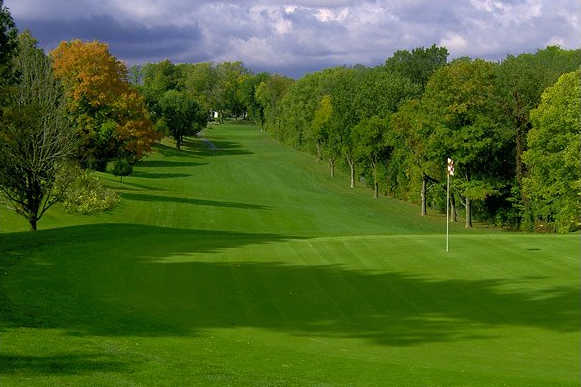 A view of hole #5 at Erskine Park Golf Club.