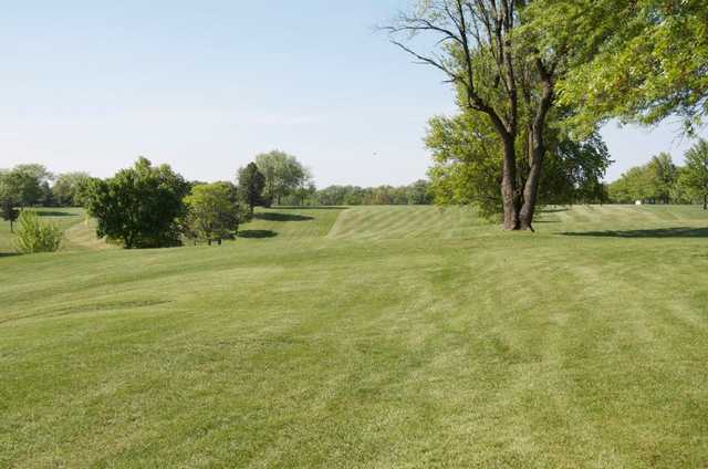 A view of a fairway at Oakland Acres Golf Club