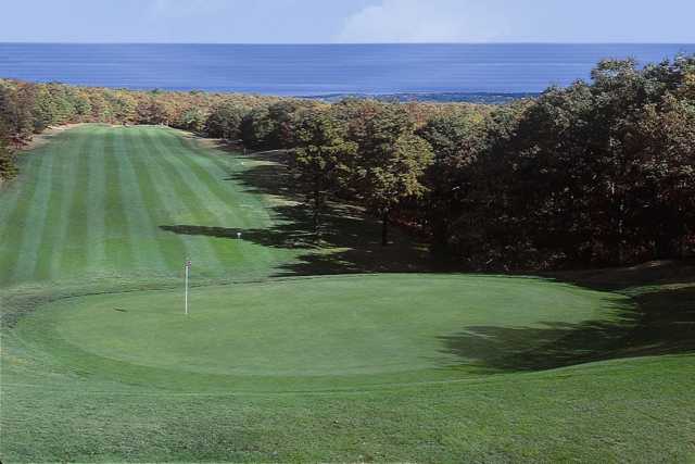 A view of a green at Sandwich Hollows Golf Club