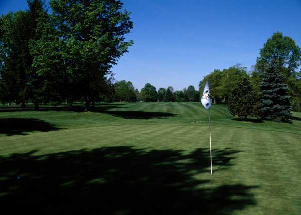 A view of the 9th hole at Tannenhauf Golf Club