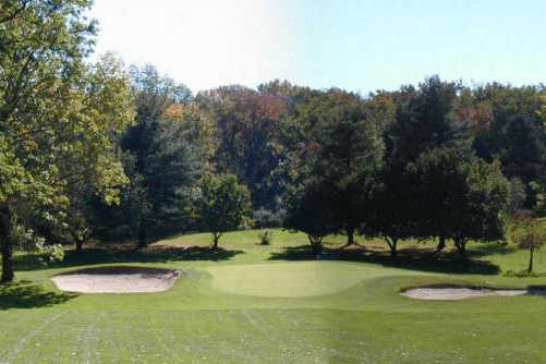 A view of a hole flanked by sand traps at Mountain View Golf Course (GolfDigest)