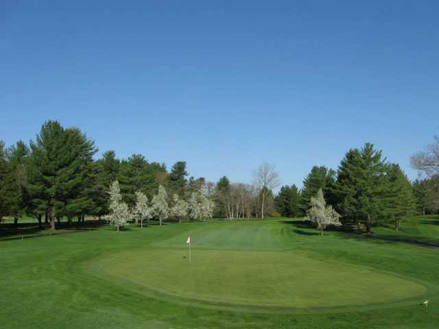 A view of a green at Elmcrest Country Club
