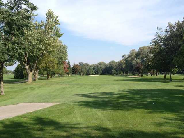 A view of a fairway at Erie Shores Golf and Country Club