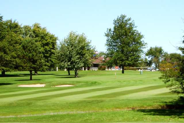 A view of a green protected by bunkers at Emporia Golf Course
