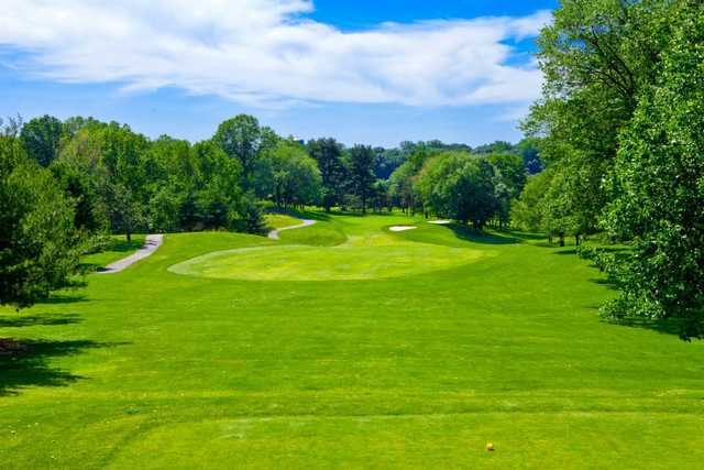 A view from a tee at Galloping Hill Golf Course (James N. Lum)