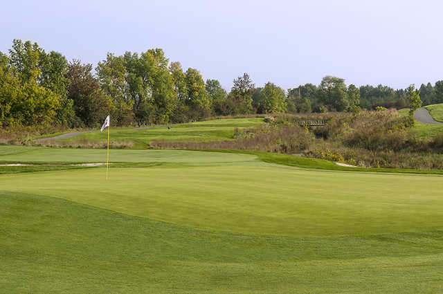 A view of the 3rd green at Marshes Golf Club