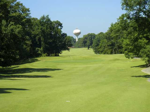 A view of a hole at Lakeland Golf Club