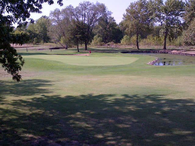 A view of a green at Meadow Lake Country Club (Clintonmo.bigdealsmedia)