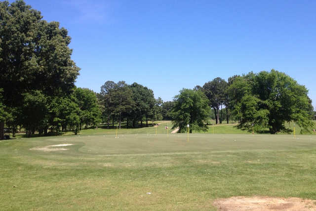A view of the practice putting green at Natchez Trace Golf Club