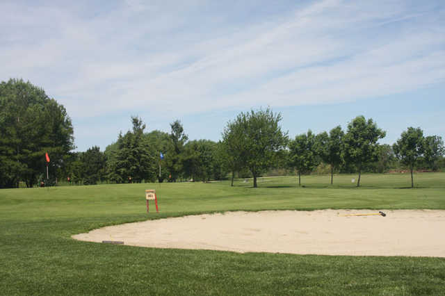 A view of the practice area at Cinder Ridge Golf Course 