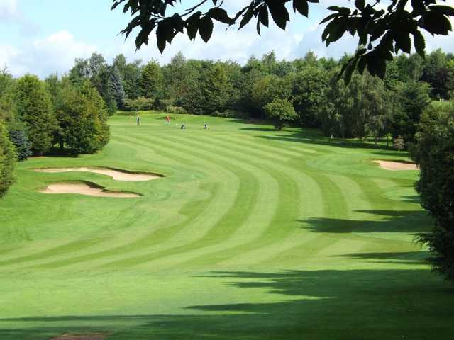 Long sweeping fairways at Bromsgrove Golf Centre