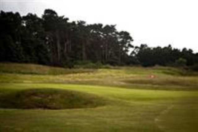 A fairway apprach shot overlooking the 9th green at Caldecott Golf Club