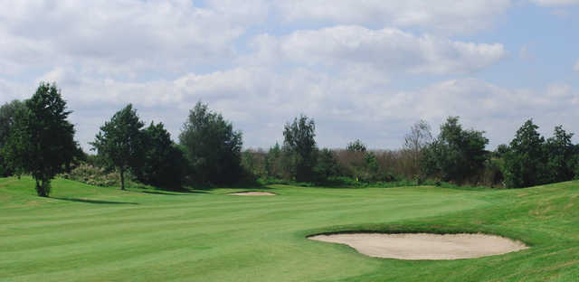 A greenside view at Kingswood Golf Centre