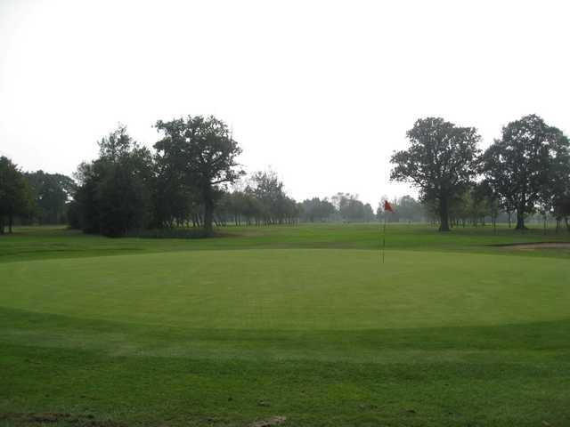 The 18th hole at Oakridge Golf Club