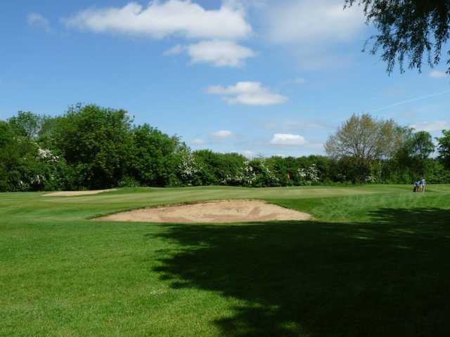 An accurate shot is required to miss these bunkers at Windmill Hill
