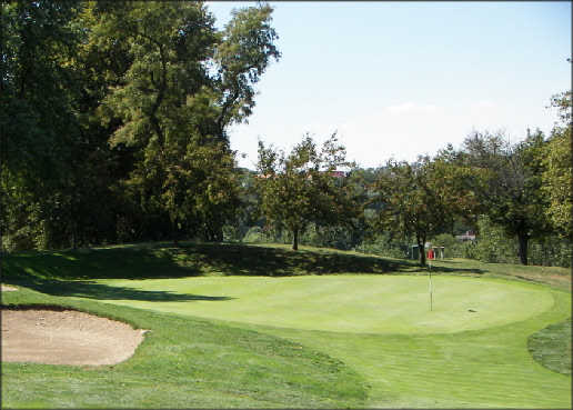 A view of hole #7 at 3 Lakes Golf Course