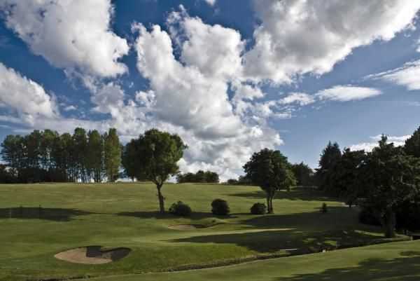 View down to the well protect par 3 5th green at Cleckheaton GC