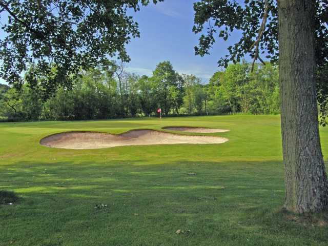 Fairway bunkers lining the 9th at Padeswood and Buckley GC