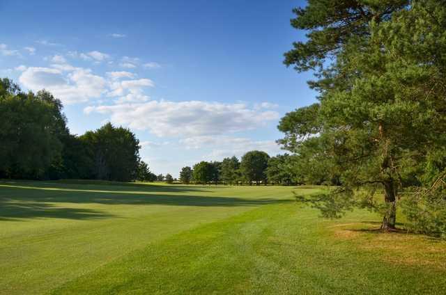 View from the rough of the 1st fairway at Chippenham Golf Club 