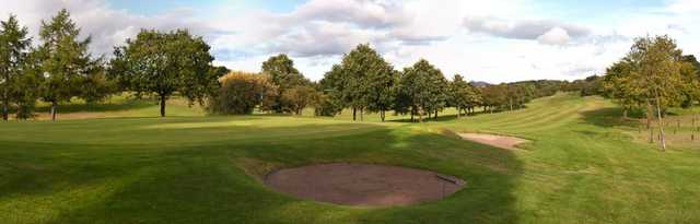 The bunker-guarded greens at Kingsknowe Golf Course