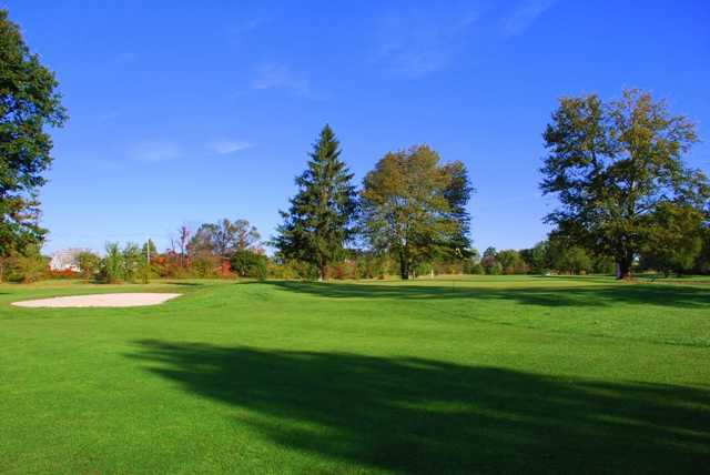 A view of hole #3 at Springfield Golf Center