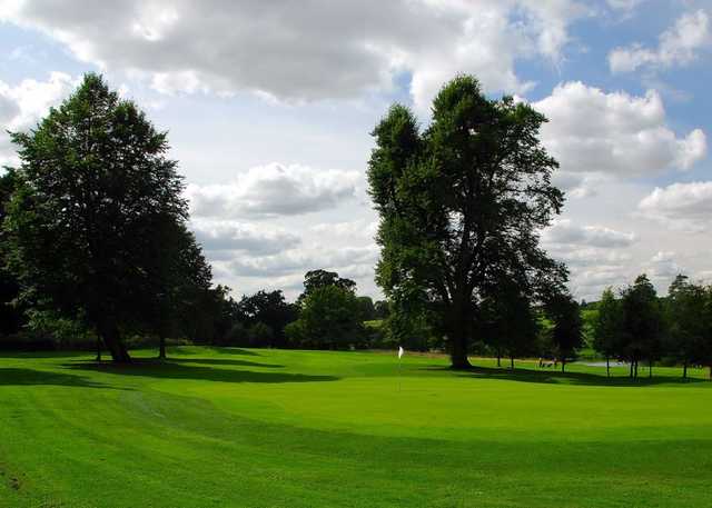Large greens to test your short game at Northampton GC