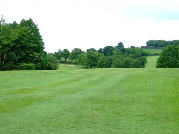 There is plenty of nature for you to avoid getting your ball lost in