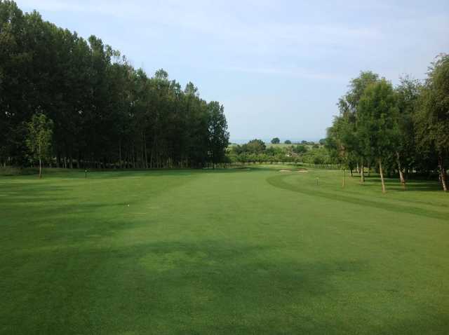 Stretching fairway on the 10th at Burghill Valley Golf Club