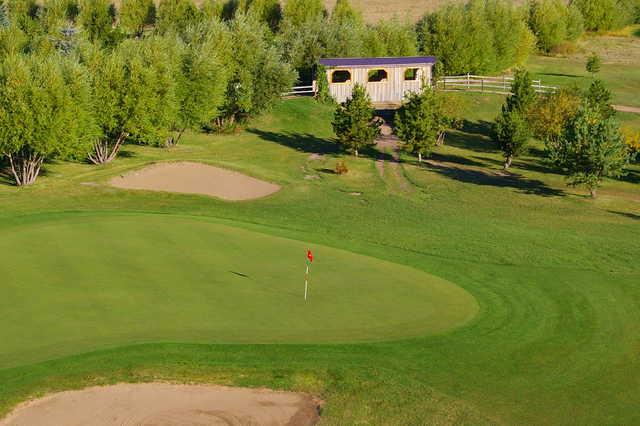 View of the 18th hole at Meadowlands Golf Club