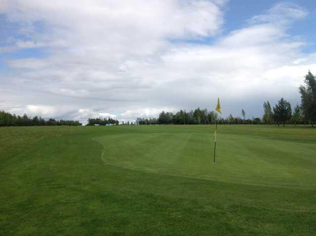 The 9th green at South Cerney Golf Club